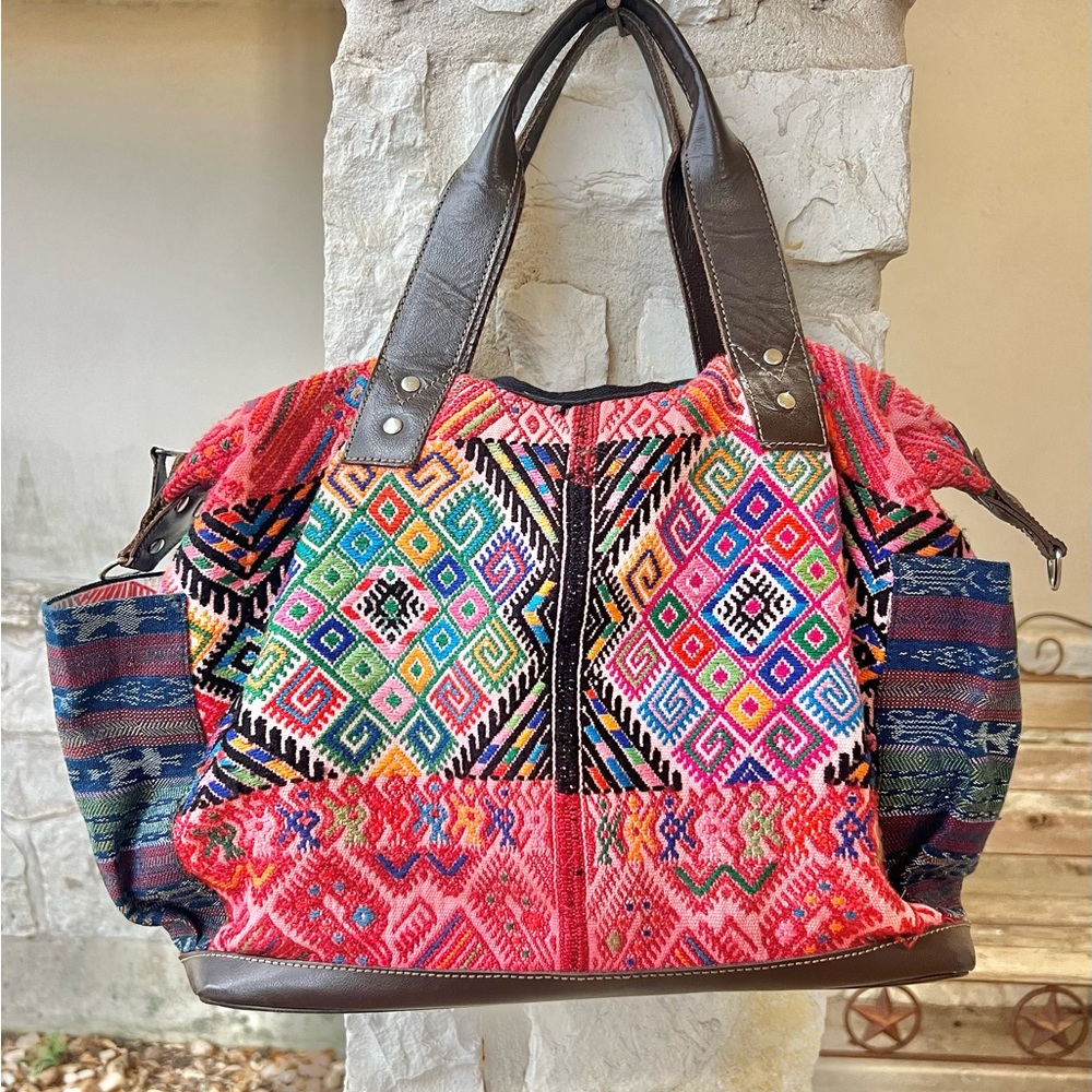 Gorgeous Nena & Co Colorfully Embroidered and Leather Purse/Bag.